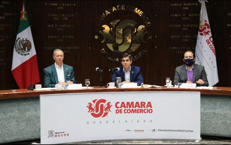 Raúl Uranga Lamadrid, presidente de la Cámara de Comercio de Guadalajara, durante la presentación del Balance Económico 2021 y Perspectivas 2022. ESPECIAL/Canaco