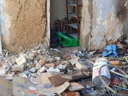 Por las calles de la colonia todavía pueden observarse los rollos de papel y las varitas de madera con la que elaboraban los cohetes. EL INFORMADOR/R. Bobadilla