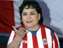 Durante infinidad de Clásicos, ya sea ante América o contra el Atlas, la primera actriz manifestó su apoyo por el conjunto rojiblanco y en varias ocasiones se dejó ver con el jersey del conjunto tapatío. EL INFORMADOR/ARCHIVO