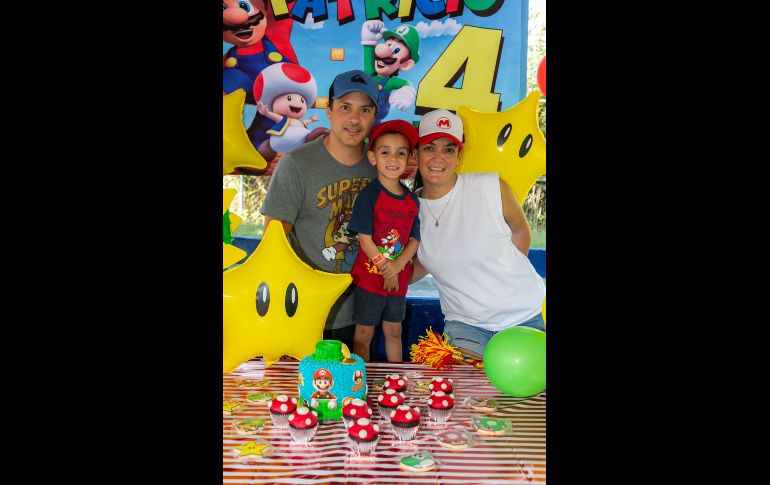 Pablo Mercado, Alexa Limberopulos y Patricio Mercado. GENTE BIEN JALISCO/JORGE SOLTERO