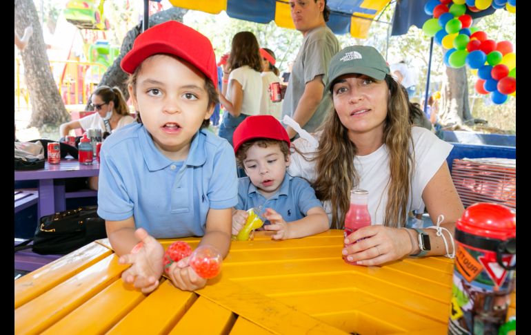 Cristóbal González, Juan Pablo González y Fernanda Celis. GENTE BIEN JALISCO/JORGE SOLTERO