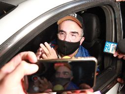Vicente Fernández Jr. es captado a la salida del hospital donde se encuentra internado su padre. EL INFORMADOR/A. Camacho