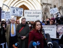 Simpatizantes exigen la libertad del periodista encarcelado desde 2019 por filtrar documentos diplomáticos y militares secretos. AFP/N. Halle'n