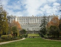 Palacio real de Madrid. Espléndido sitio, perfecto para una parada fotográfica ante su fachada y jardines. EL INFORMADOR/F. González