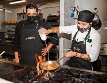 Para Cardona (a la izquierda) hacer esta labor le ha costado muchas horas de esfuerzo, pero lo hace por amor a la profesión. EL INFORMADOR/G. Gallo