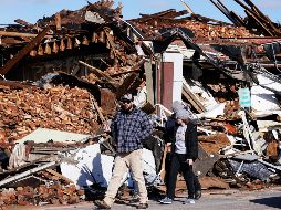 Miles de familias lo perdieron todo en esta cadena de tornados que afectó a Kentucky. AP/M. Humphrey