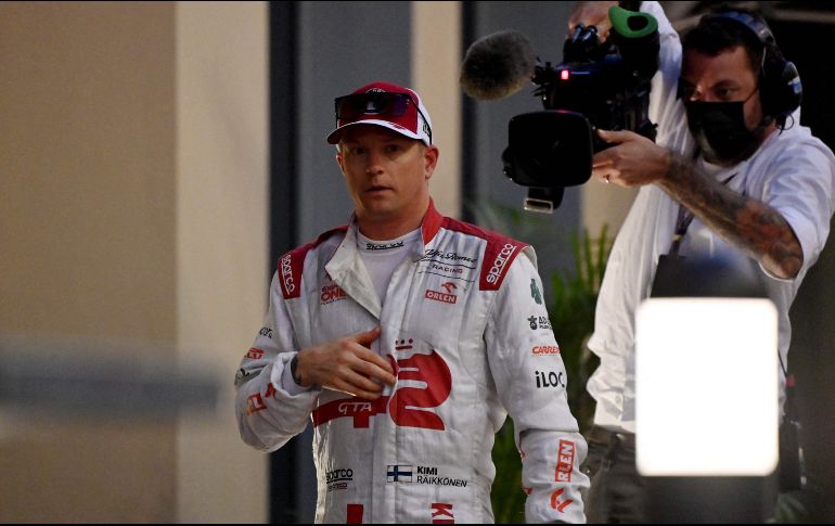 El finlandés Kimi Räikkönen (Alfa Romeo) se despidió de la F1 por la puerta de atrás, abandonando a media carrera por un problema mecánico. AFP / A. Isakovic