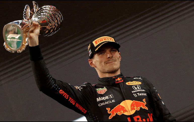 Max Verstappen, de 24 años, ganó este domingo 12 de diciembre el Gran Premio de Abu Dabi, y se coronó además campeón de la F1. AFP / K. Jebreili