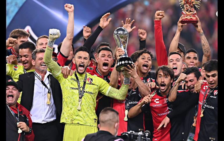 SE ROMPIÓ LA SEQUÍA. Tuvieron que pasar 70 años, 7 meses y 19 días para que el Atlas volviera a coronarse campeón del futbol mexicano. IMAGO7