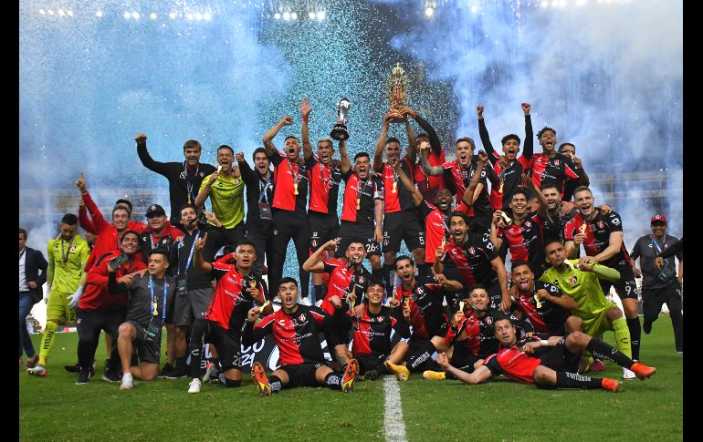 SE ROMPIÓ LA SEQUÍA. Tuvieron que pasar 70 años, 7 meses y 19 días para que el Atlas volviera a coronarse campeón del futbol mexicano. IMAGO7