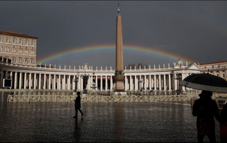 El Papa Francisco ha mantenido la enseñanza oficial y a principios de este año consintió la publicación de un documento vaticano que afirma que la Iglesia no puede y no bendecirá las uniones entre personas del mismo sexo. AP / A. Tarantino