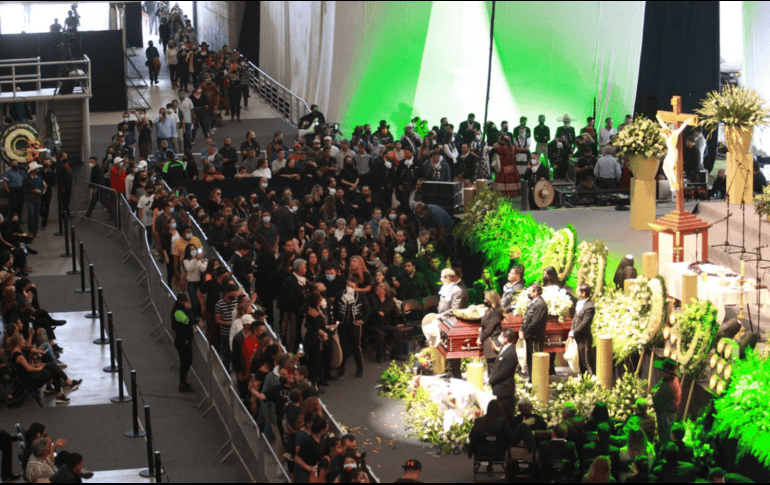 Familia, amigos y seguidores dan el último adiós a Vicente Fernández. EL INFORMADOR/ A. Camacho