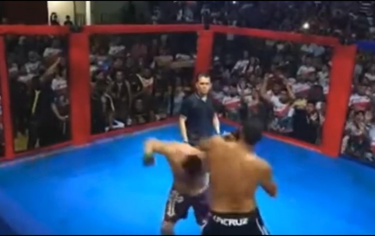 El video de la lucha circula en las redes sociales y ha sido compartido miles de veces. TWITTER