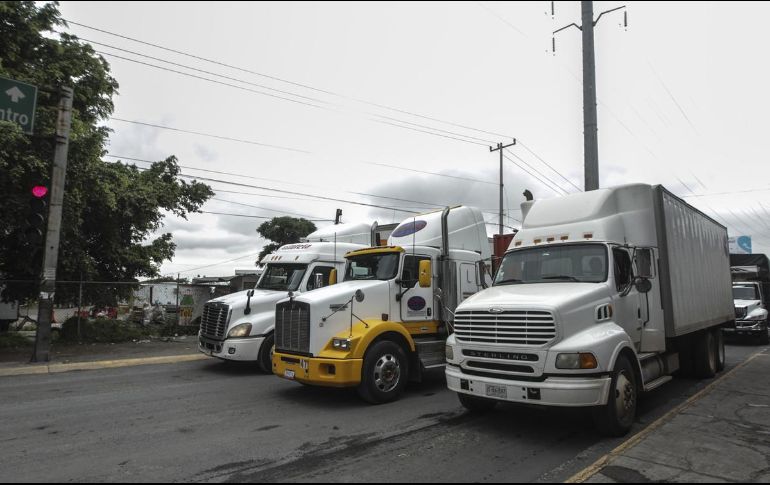 Autoridades resaltaron que la vialidad no se cerrará completamente, por lo que seguirá el flujo en la mitad de Lázaro Cárdenas. EL INFORMADOR / ARCHIVO