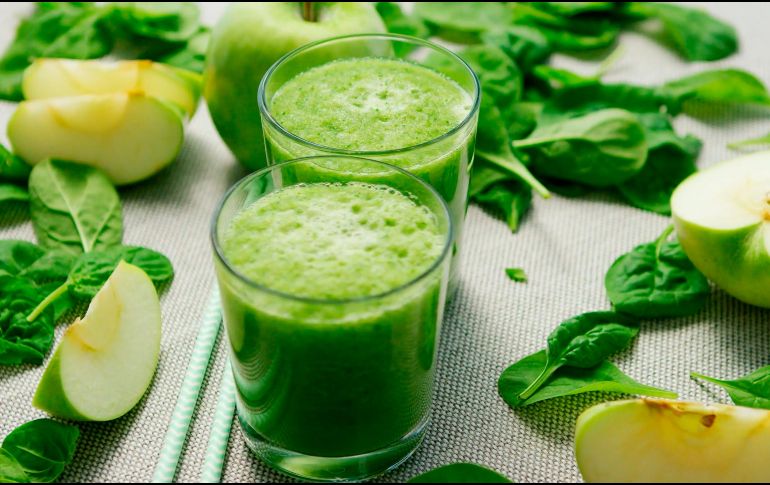 Que la cruda no detenga tus planes, prepara este jugo y olvídate de la resaca. ESPECIAL/Photo by Jugoslocos on Unsplash