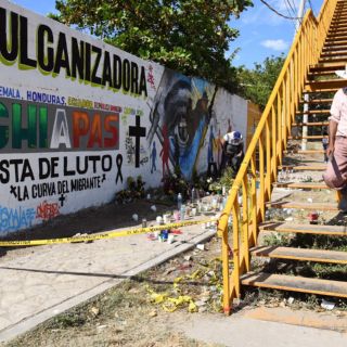 Accidente en Chiapas: Suman 56 migrantes fallecidos en volcadura de tráiler