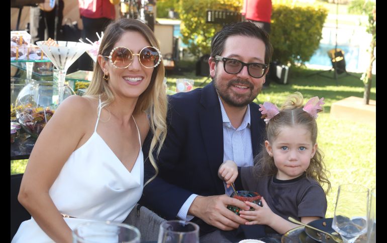 Linda Fernanda Ruiz, Esteban y Loretta Alzati.GENTE BIEN JALISCO/CLAUDIO JIMENO
