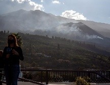 Este miércoles, sobre el cráter se observaban algunas volutas de humo blanco. El volcán Cumbre Vieja quedó en silencio el lunes por la noche. EFE / L. G. Morera