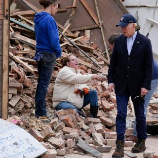 Tornados en Kentucky: Joe Biden visita zonas devastadas, promete aumentar apoyos