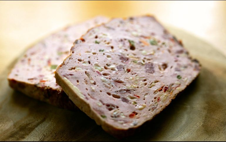 El pastel de carne puede ser tu platillo fuerte en la cena de Nochebuena o Año Nuevo. ESPECIAL/Photo by congerdesign on Unsplash.