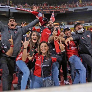 La vida es mejor en rojinegro