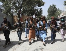 Los talibanes prometieron un gobierno más suave, en comparación con su primera etapa en el poder en la década de 1990, pero las mujeres siguen bastantes restricciones. AP / ARCHIVO