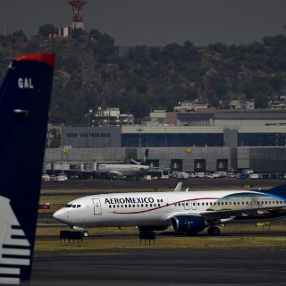 Aeroméxico sufre desplome histórico en bolsa; acción se hunde