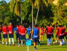 Chivas continúa con su pretemporada en Barra de Navidad, sin sumar ningún refuerzo. TWITTER/@Chivas