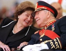 Lucía Hiriart Rodríguez, considerada la mujer fuerte del régimen militar, tuvo varias idas y venidas al hospital Militar de Santiago en estos últimos meses. AFP/ARCHIVO
