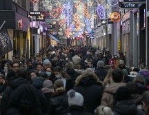 Prevén que en Países Bajos la variante ómicron adelantará a delta y será la dominante a final de año. AP / P. Dejong