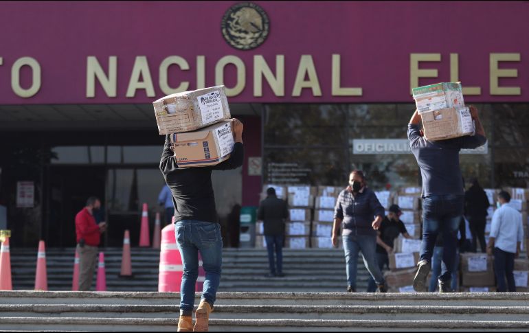El INE ha recibido firmas que apoyan la consulta de revocación de mandato. EFE/ARCHIVO