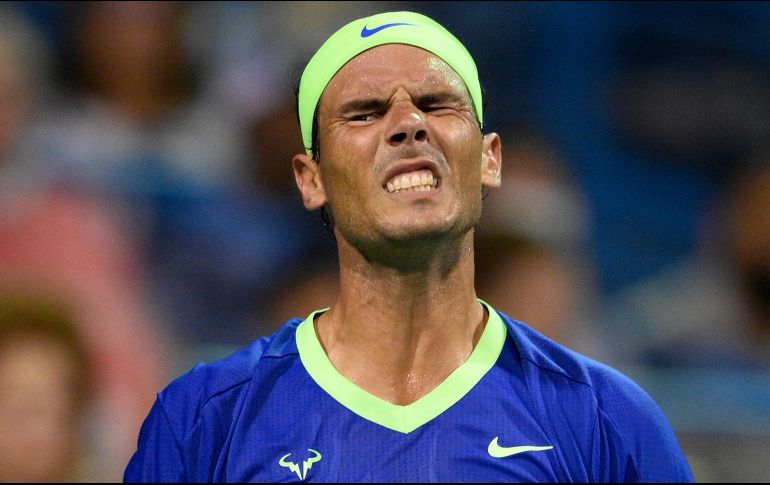 Rafael Nadal explicó que tomará una decisión sobre su participación en los próximos torneos en función de la evolución de su estado de salud. AP / ARCHIVO