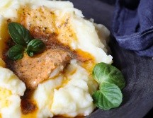 Prepara un puré de papa al horno y acompaña tu platillo fuerte. ESPECIAL/Photo by Parnis Azimi on Unsplash.