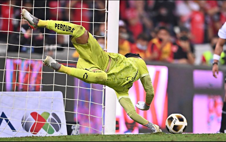 El aficionado señaló que había pensado en utilizar el nombre de Julia en honor al Julio Furch, pero finalmente se decidieron por Camila debido a que el portero ha estado en etapas malas y buenas con el equipo. IMAGO7