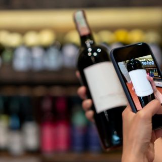 ¿Cómo elegir un buen vino para regalar esta temporada?