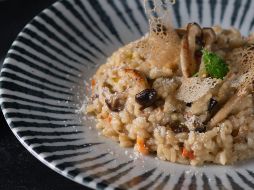El risotto es un platillo proveniente de Italia, cuyo ingrediente principal es el arroz. ESPECIAL/Photo by Max Griss on Unsplash