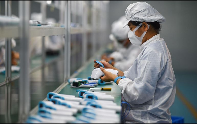 El aguinaldo de los servidores públicos es equivalente cuando menos a 40 días del salario, sin deducción alguna. NTX/ARCHIVO