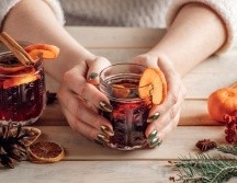 El vino caliente o mulled wine es una bebida tradicional del invierno. ISTOCK GETTY IMAGES/GALINAATROSCHENKO