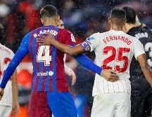 La expulsión de Koundé, por darle un balonazo en la cara a Jordi Alba, dejó sin recursos al Sevilla. EFE/J. Vidal