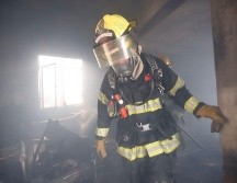 Personal de Gestión Integral de Riesgos de Protección Civil y Bomberos de Guadalajara limpió el lugar de los residuos del siniestro. ESPECIAL