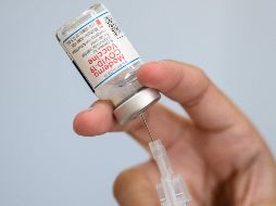 Estiman que nueve millones 632 mil 875 personas recibieron su primera dosis. AFP/ARCHIVO