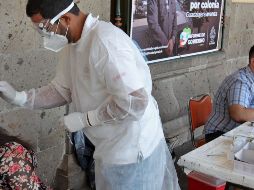 Sin vacuna y de 45 años, el perfil  de infectados por variante ómicron