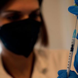 COVID: ¿Vacunas anticovid producen cambios en el ciclo menstrual? Esto dice experta