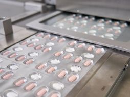 Pfizer ha dicho que está preparada para comenzar a distribuir inmediatamente sus pastillas y ha aumentado su producción de 80 a 120 millones para el año próximo. AFP / ARCHIVO