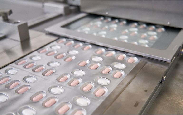 Pfizer ha dicho que está preparada para comenzar a distribuir inmediatamente sus pastillas y ha aumentado su producción de 80 a 120 millones para el año próximo. AFP / ARCHIVO