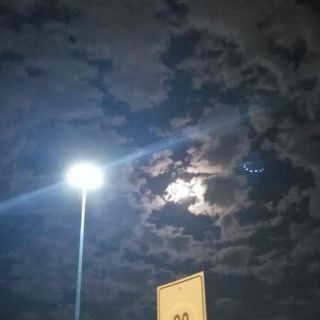 Viral: ¿Es un extraterrestre? Captan extraña figura en cielo de Torreón