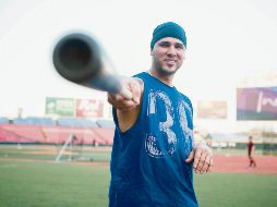 APUNTADO. Durante el calentamiento de ayer, Felix Pérez compartió su deseo de quedar como líder de carreras impulsadas esta temporada con los Charros de Jalisco. El Informador/ G. Gallo