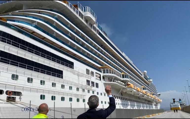 El crucero zarpó de San Diego, California, en Estados Unidos con 874 tripulantes y más de mil pasajeros. EFE / ARCHIVO