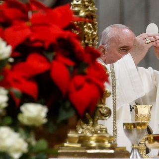 Trabajos dignos y seguros: La petición del Papa en la Misa de Gallo