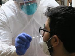 El crucero zarpó el pasado 19 de diciembre con unas 3.000 personas a bordo, en un viaje de siete días que llevaría a los pasajeros a otras islas del Caribe. EFE/J. Muñiz